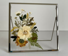 Load image into Gallery viewer, pressed flower and calligraphy glass frame, 압화와 손글씨의 특별한 유리액자