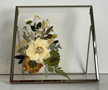 Load image into Gallery viewer, pressed flower and calligraphy glass frame, 압화와 손글씨의 특별한 유리액자